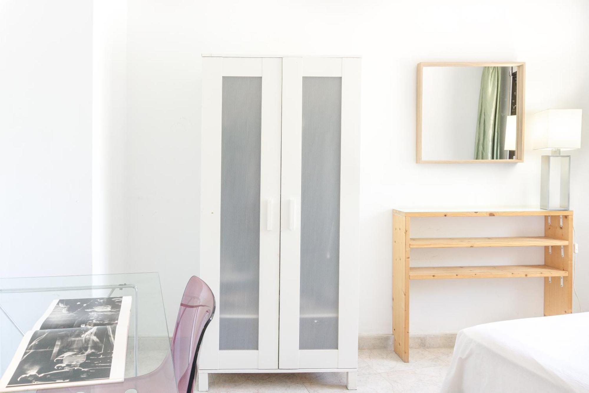Charming Rooms In Shared Apartment Near Camp Nou Barcellona Esterno foto