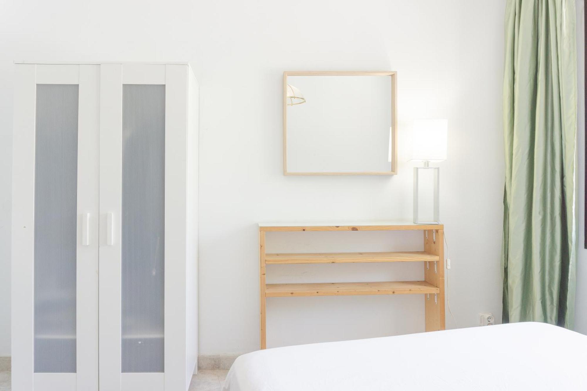 Charming Rooms In Shared Apartment Near Camp Nou Barcellona Esterno foto